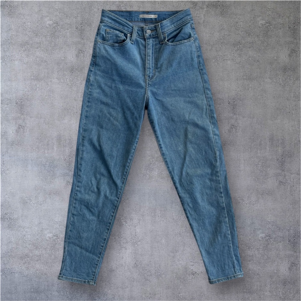 Levi's High Waisted Taper Jeans Women's Size 25x27 Blue Denim Light-Medium Wash